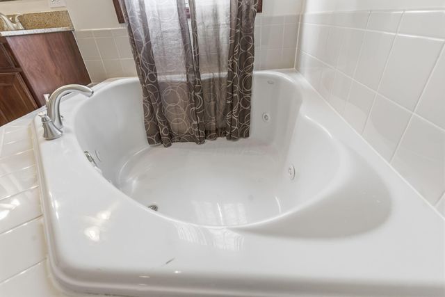 1633 Sunflower Street, Lewis Center, OH 43035