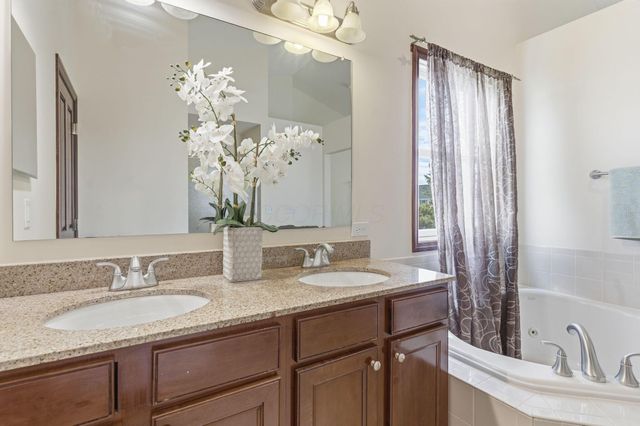 1633 Sunflower Street, Lewis Center, OH 43035
