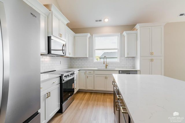 5414 Nicklaus Circle, Manhattan, KS 66503