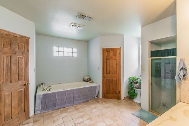 109 Honeysuckle, Paradise, TX 76073