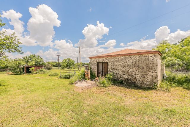 109 Honeysuckle, Paradise, TX 76073