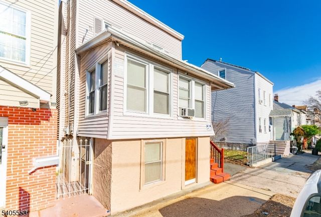 197 16Th Ave, Paterson City, NJ 07501