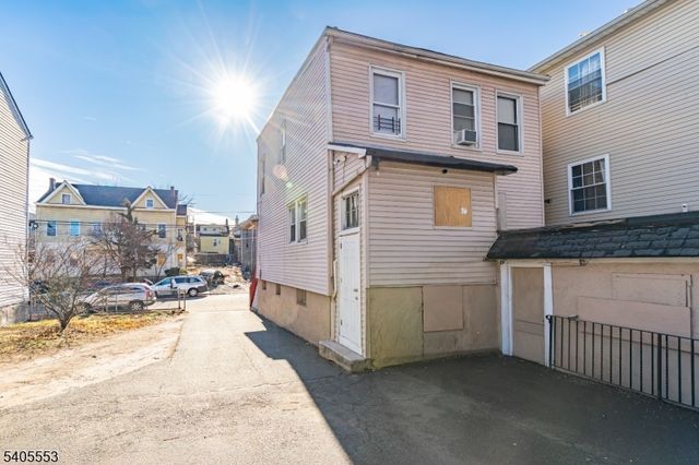 197 16Th Ave, Paterson City, NJ 07501