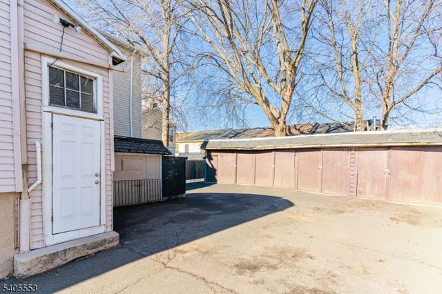 197 16Th Ave, Paterson City, NJ 07501