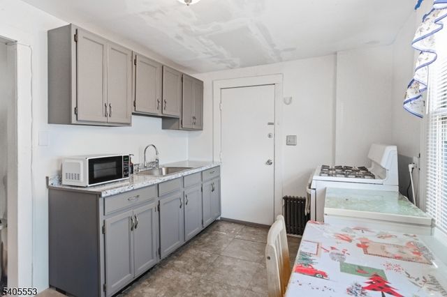 197 16Th Ave, Paterson City, NJ 07501