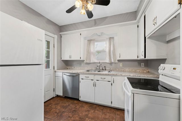 113 Longford Avenue, Elyria, OH 44035