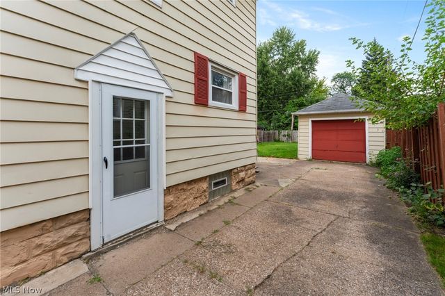 113 Longford Avenue, Elyria, OH 44035