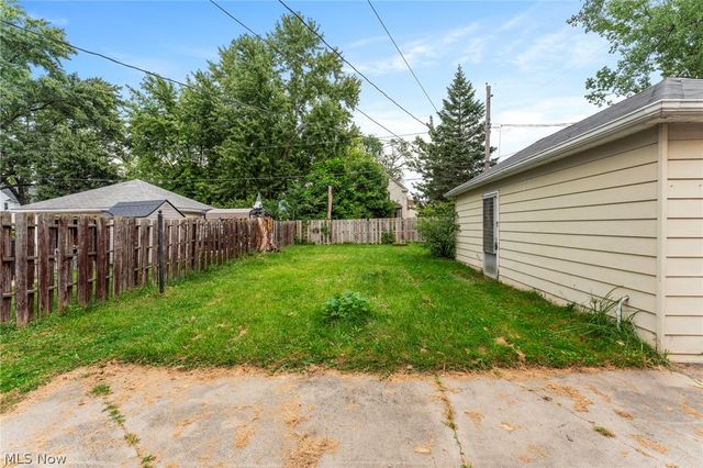 113 Longford Avenue, Elyria, OH 44035