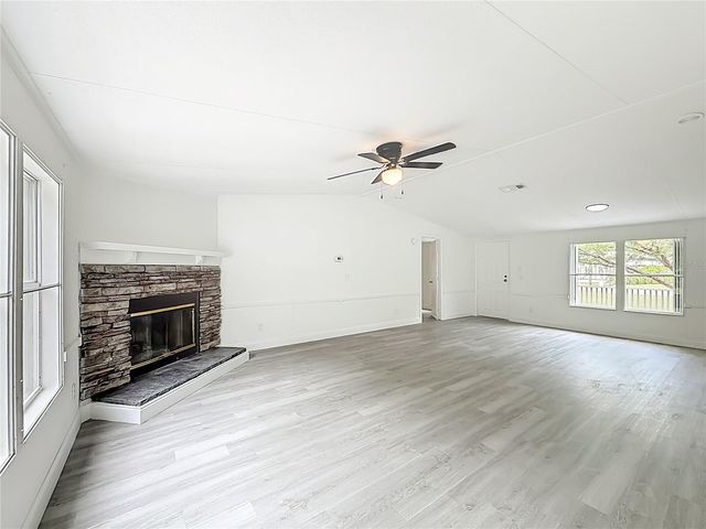 8331 COUNTY ROAD 109, Lady Lake, FL 32159