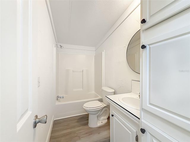 8331 COUNTY ROAD 109, Lady Lake, FL 32159