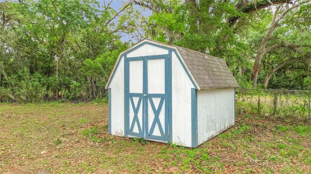 8331 COUNTY ROAD 109, Lady Lake, FL 32159