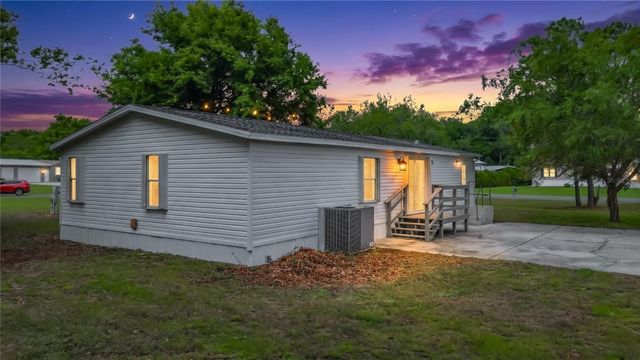 8331 COUNTY ROAD 109, Lady Lake, FL 32159