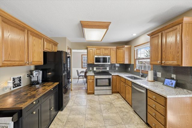 5138 Fillmore Court, Davenport, IA 52806