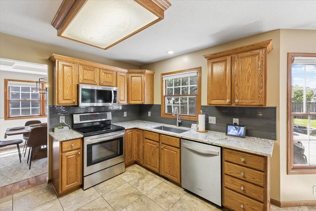 5138 Fillmore Court, Davenport, IA 52806