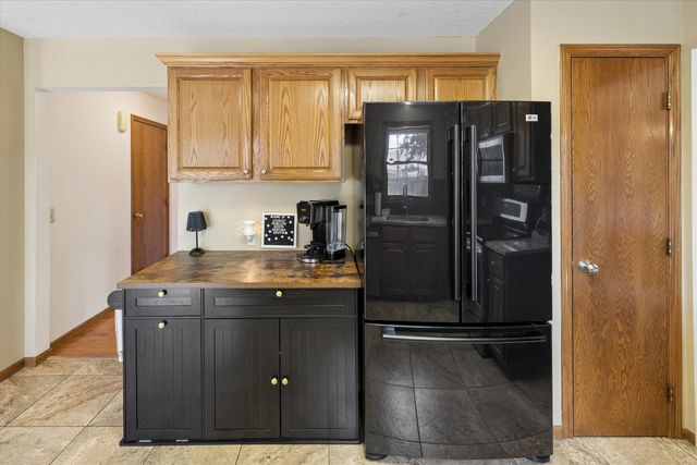 5138 Fillmore Court, Davenport, IA 52806