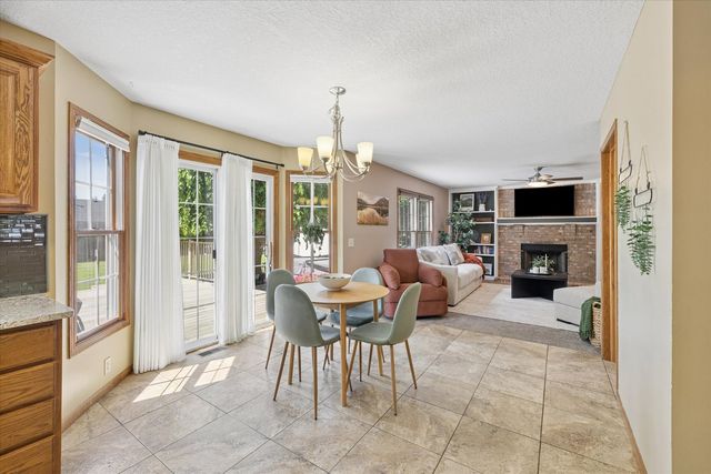 5138 Fillmore Court, Davenport, IA 52806
