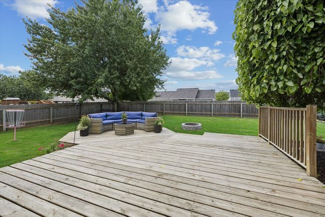 5138 Fillmore Court, Davenport, IA 52806