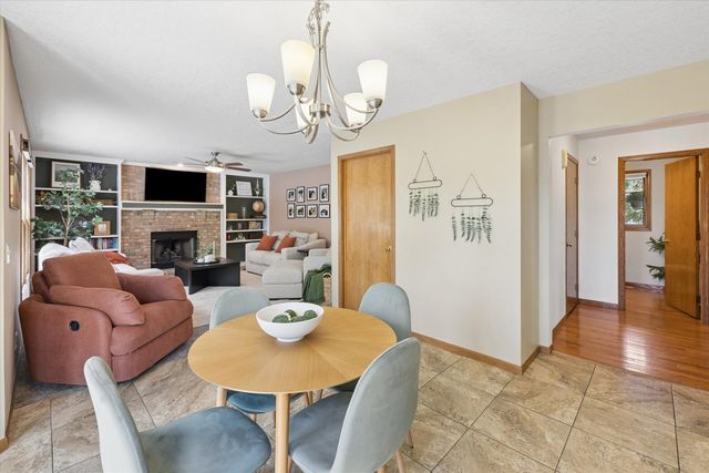 5138 Fillmore Court, Davenport, IA 52806