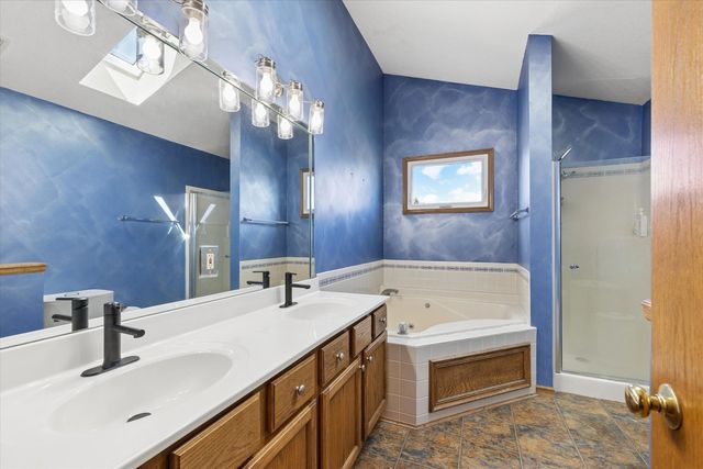 5138 Fillmore Court, Davenport, IA 52806