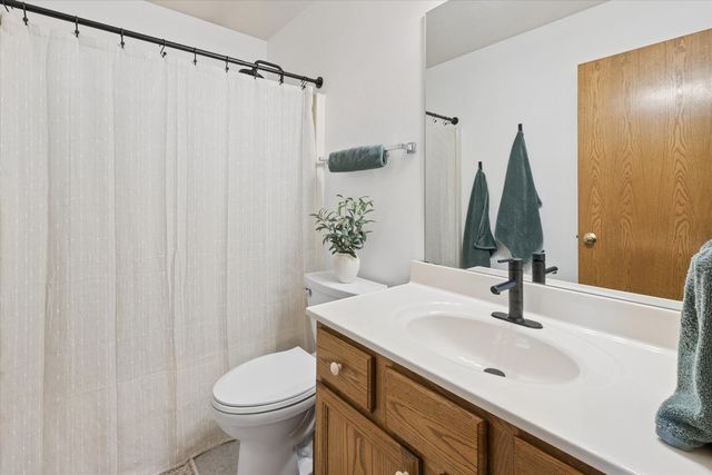 5138 Fillmore Court, Davenport, IA 52806