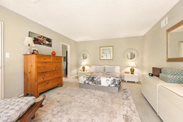 633 Camino Roberto, Thousand Oaks, CA 91360