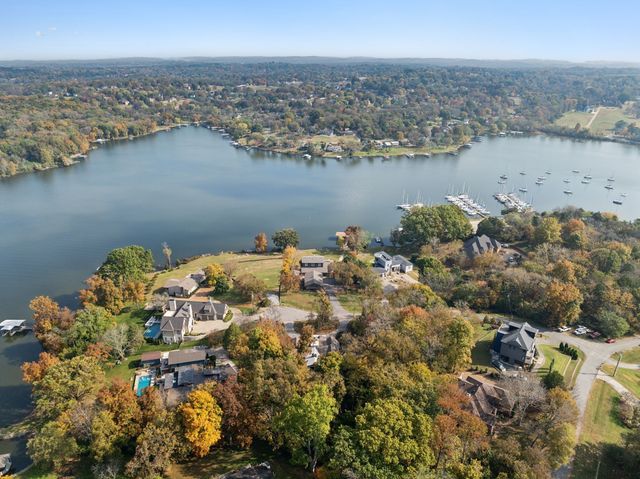 301 Anchor Ln, Old Hickory, TN 37138