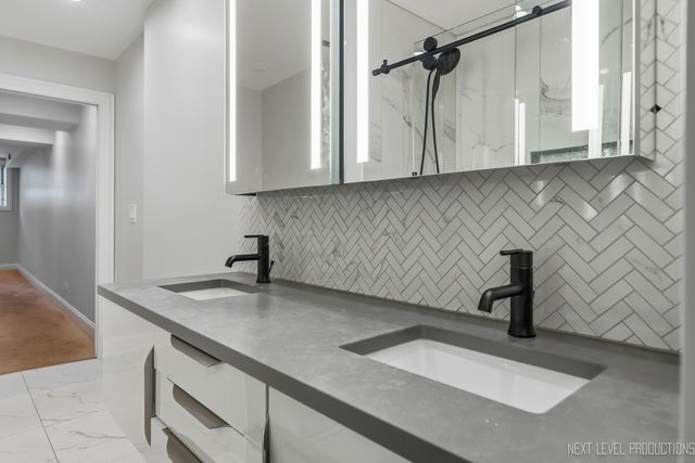 2013 W Concord Place A, Chicago, IL 60647