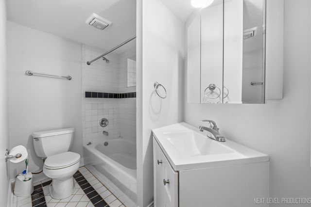 2013 W Concord Place A, Chicago, IL 60647