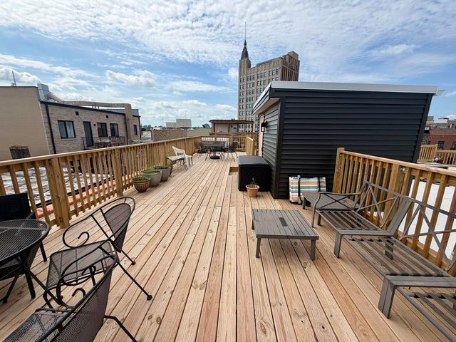 2013 W Concord Place A, Chicago, IL 60647