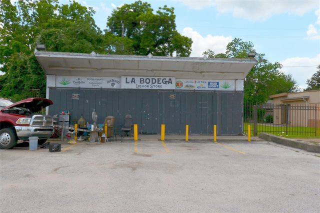 10013 W Montgomery Road, Houston, TX 77088
