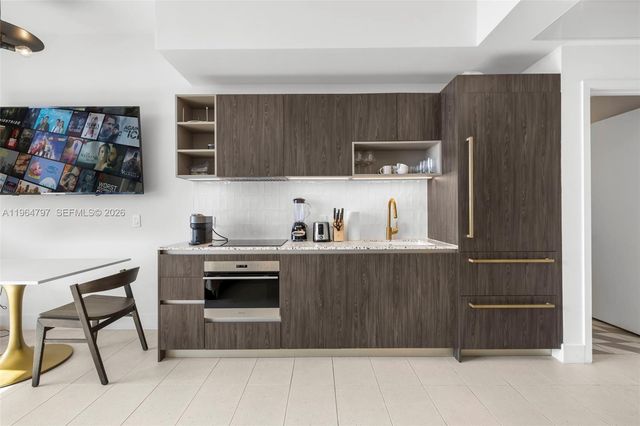 159 NE 6th St 4910, Miami, FL 33132