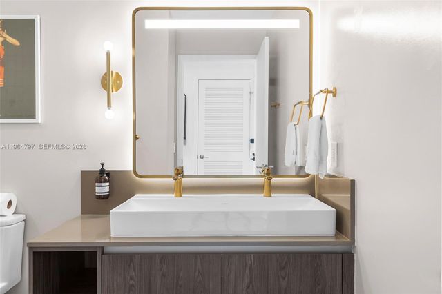 159 NE 6th St 4910, Miami, FL 33132