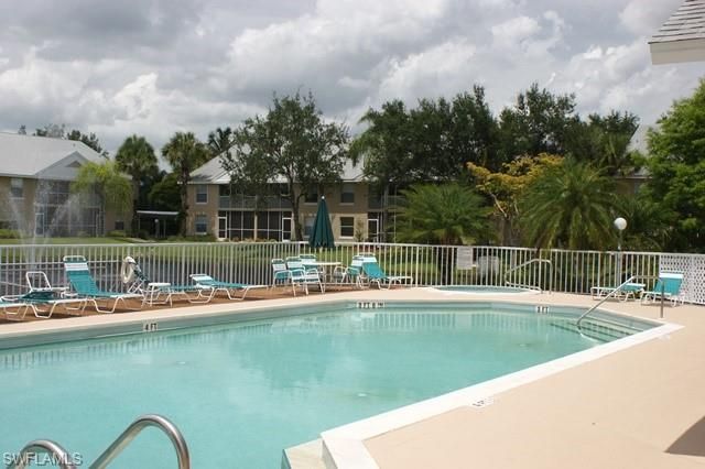 108 Pebble Shores DR # 4, Naples, FL 34110