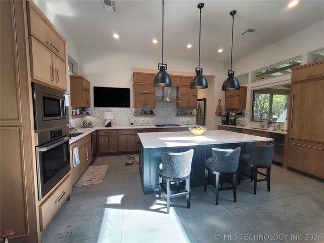 132 Meadowview, Eufaula, OK 74432