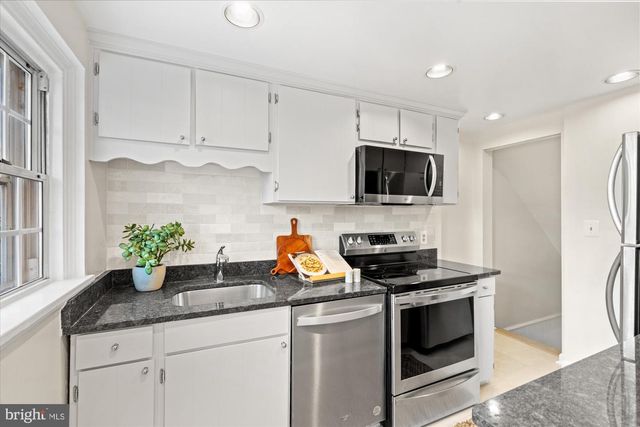 3013 S BUCHANAN ST, Arlington, VA 22206