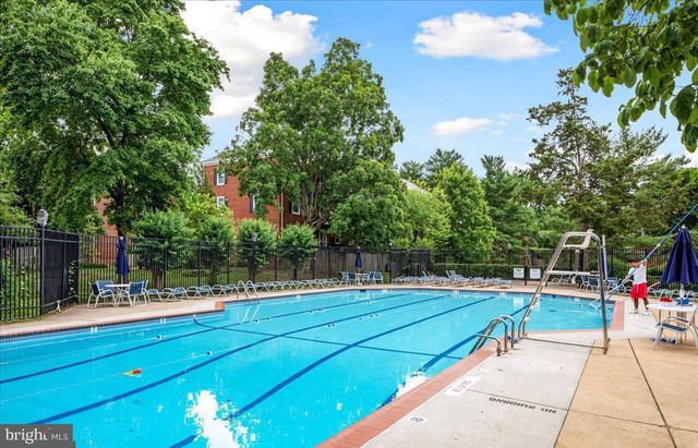 3013 S BUCHANAN ST, Arlington, VA 22206