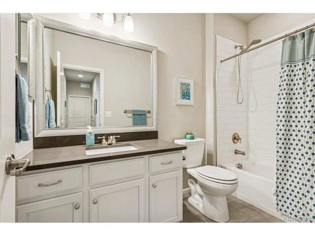 2136 S Saulsbury Ct, Lakewood, CO 80227