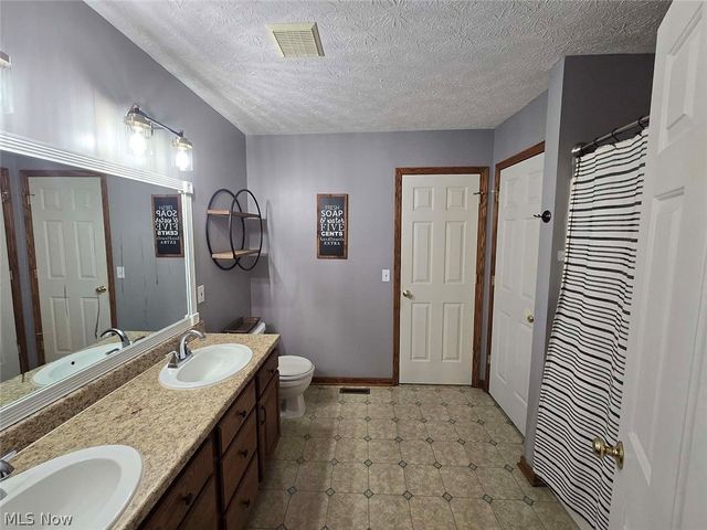 11866 Packets Street NW, Canal Fulton, OH 44614