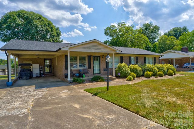 1014 Ranbar Street, Cherryville, NC 28021