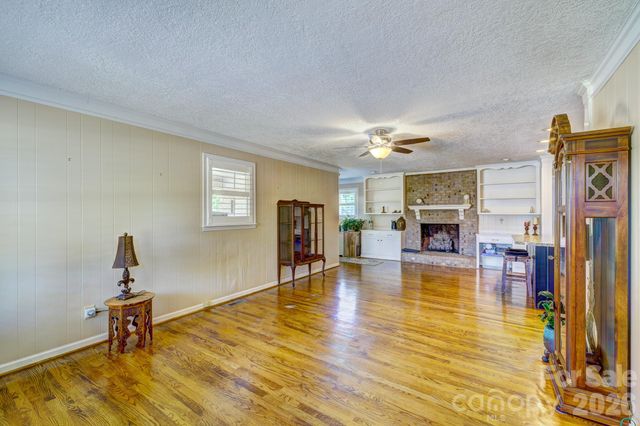 1014 Ranbar Street, Cherryville, NC 28021