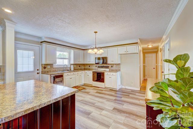 1014 Ranbar Street, Cherryville, NC 28021