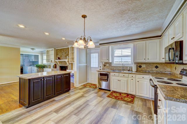 1014 Ranbar Street, Cherryville, NC 28021