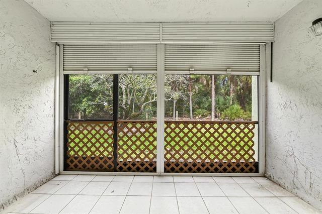 1701 Sabal Ridge Circle B, Palm Beach Gardens, FL 33418