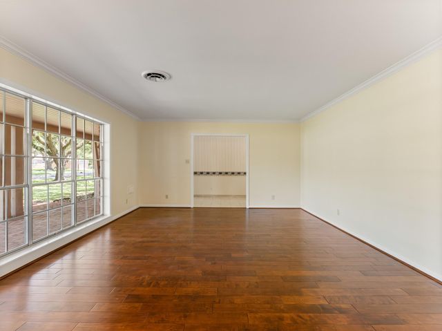 2310 Oak Drive, Bay City, TX 77414