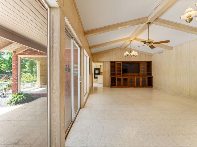 2310 Oak Drive, Bay City, TX 77414