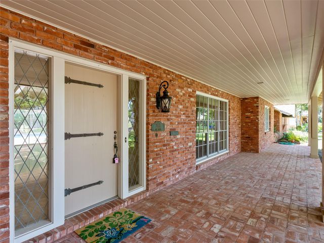 2310 Oak Drive, Bay City, TX 77414