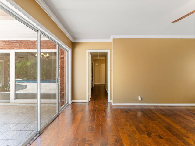 2310 Oak Drive, Bay City, TX 77414