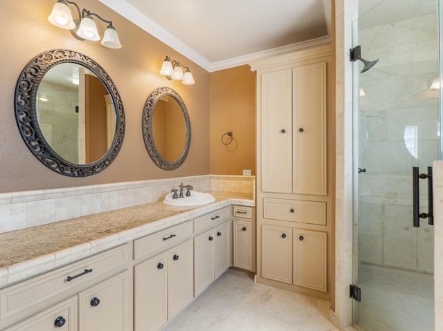 2310 Oak Drive, Bay City, TX 77414