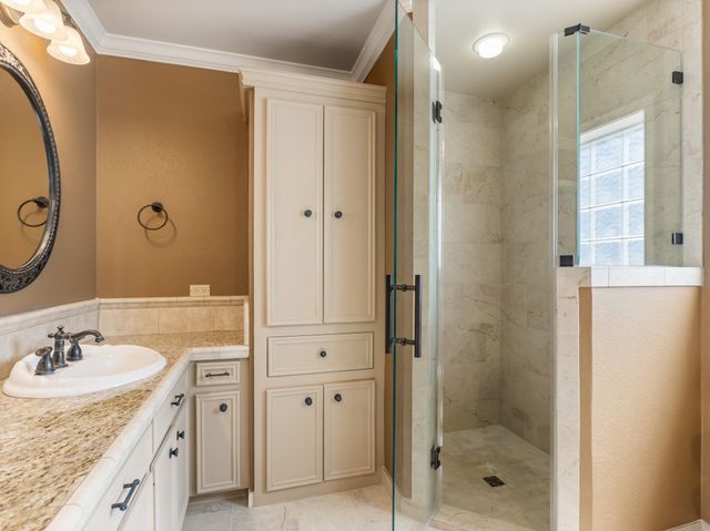 2310 Oak Drive, Bay City, TX 77414
