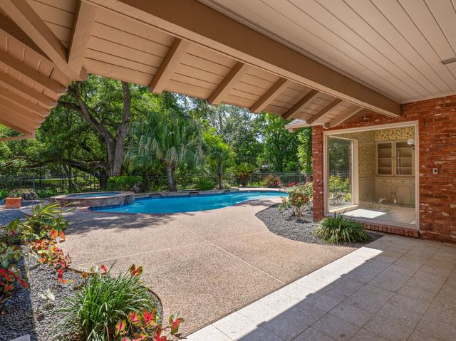 2310 Oak Drive, Bay City, TX 77414